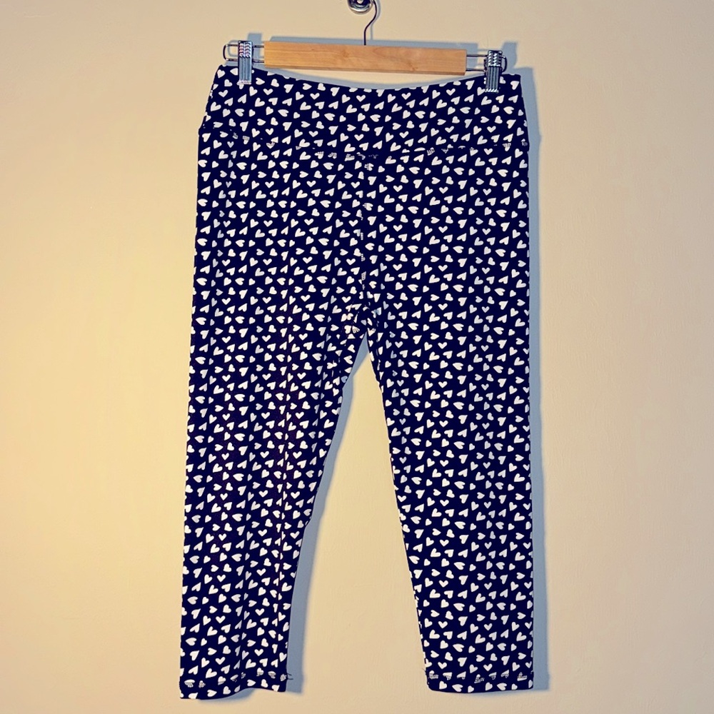 Lulu-B Women’s Size Medium Stretch Pull on Pants Black with White Hearts, capri